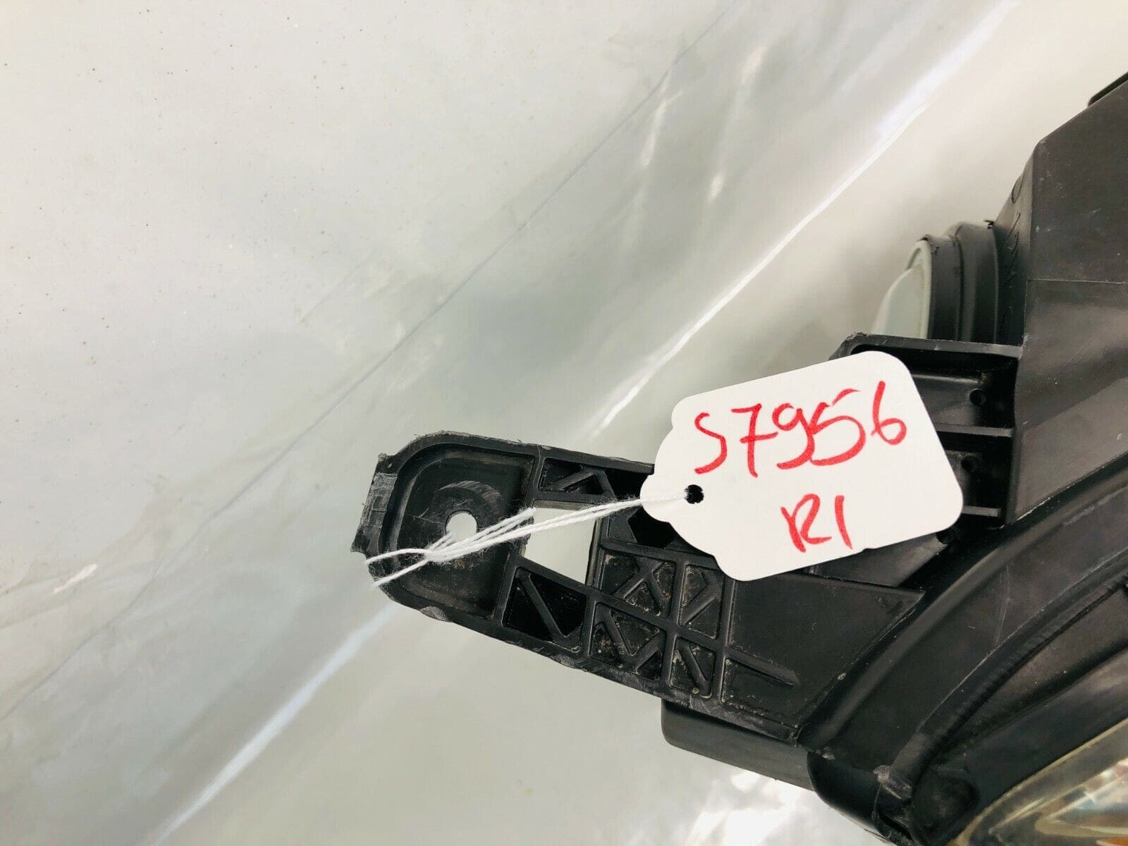 2012 2013 2014 2015 2016 BUICK VERANO FRONT RIGHT OEM HEADLIGHT GENUINE - Image 3