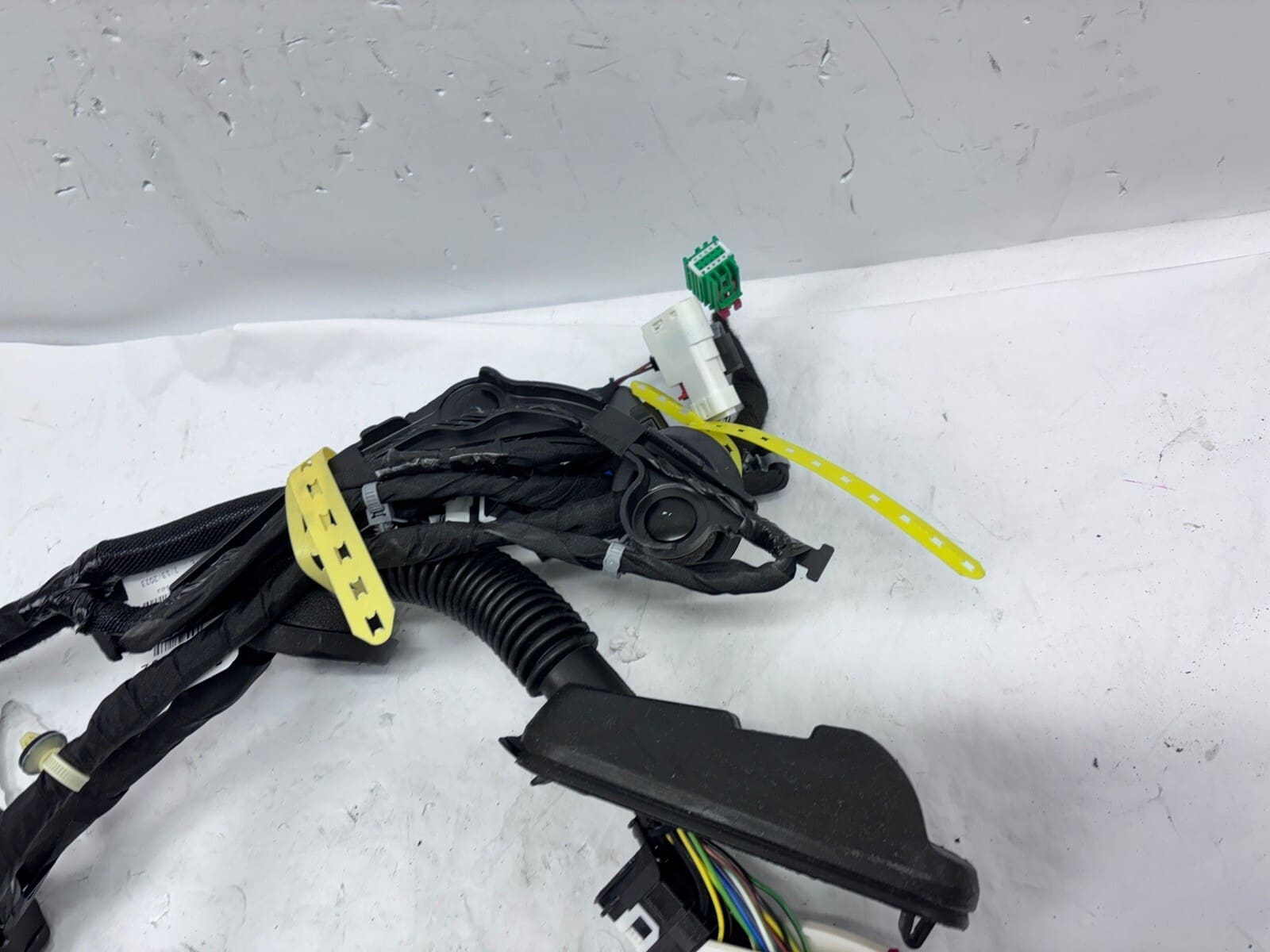 OEM 2024 SIERRA 2500 3500 SILVERADO 2500 3500 FRONT RIGHT DOOR HARNESS 85625102 - Image 8