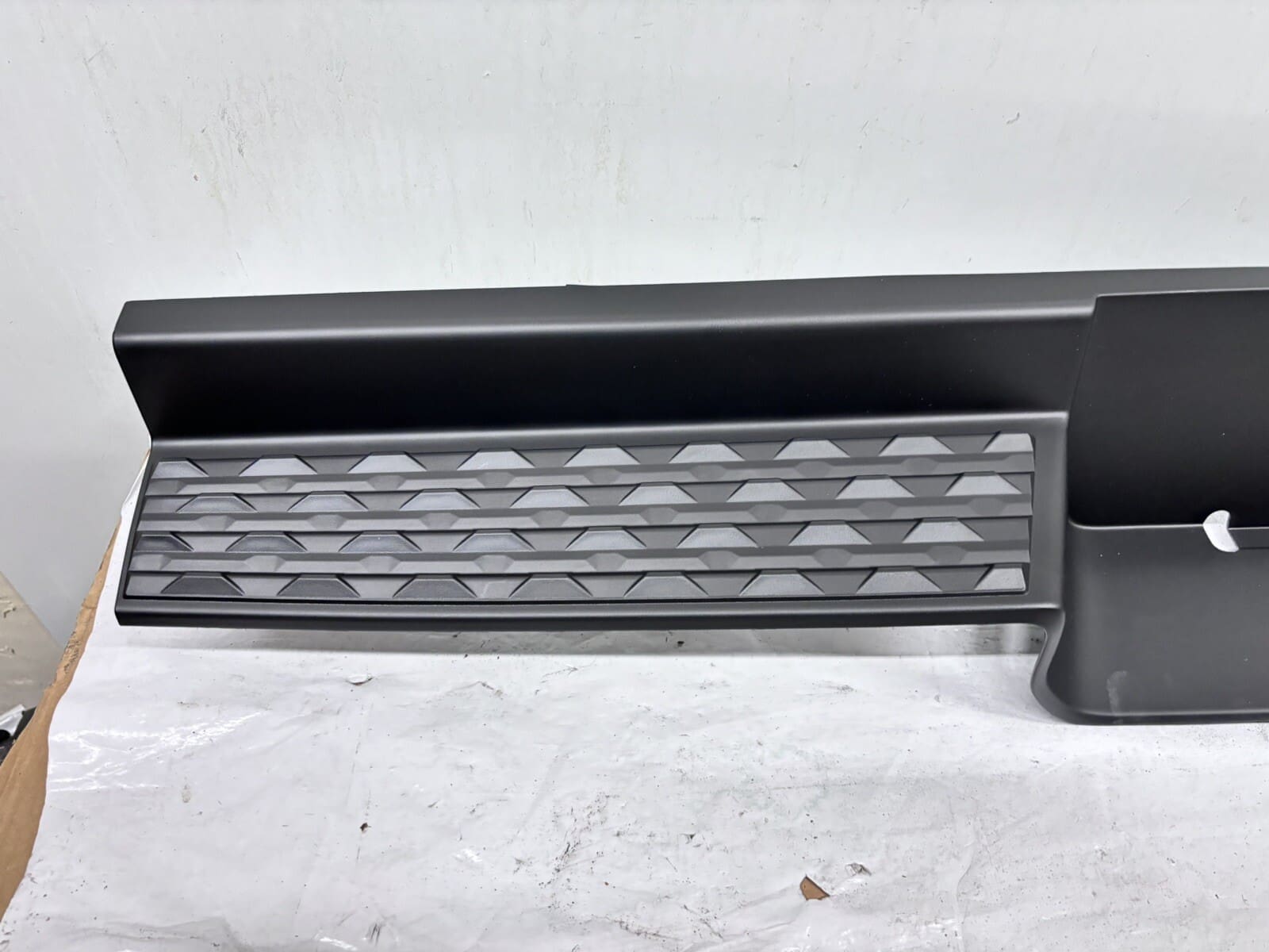 2019 2020 2021 2022 2023 2024 DODGE RAM REAR OEM BUMPER STEP PAD 68299105ad - Image 8