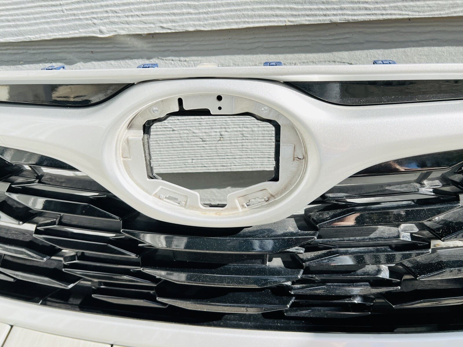 2020 2021 2022 2023 TOYOTA HIGHLANDER FRONT OEM GRILLE 53111OE250 - Image 5