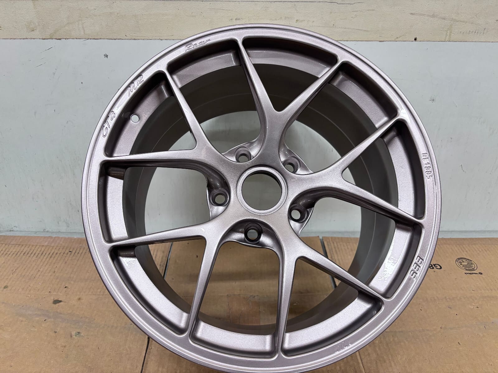 PORSCHE GT4 MR BBS CLUBSPORT 4 WHEELS SILVER GOLD FRONT 9X18 AND REAR 10.35X18 - Image 14