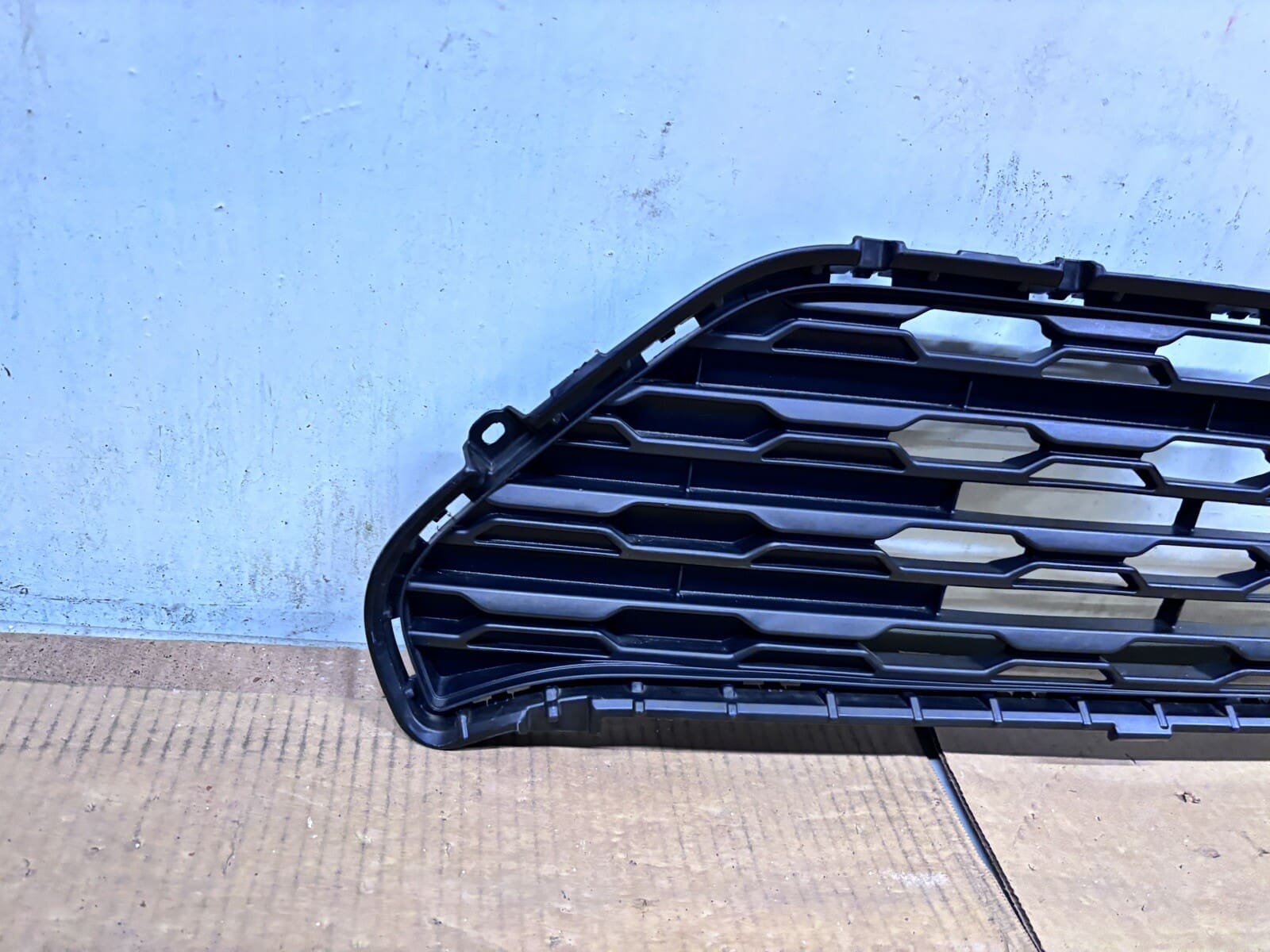 2019 2020 2021 2022 2023 2024 TOYOTA RAV4 BLACK FRONT UPPER OEM GRILLE - Image 9