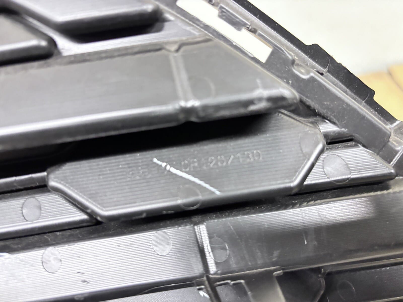 2019 2020 2021 2022 2023 2024 TOYOTA RAV4 BLACK FRONT UPPER OEM GRILLE - Image 13