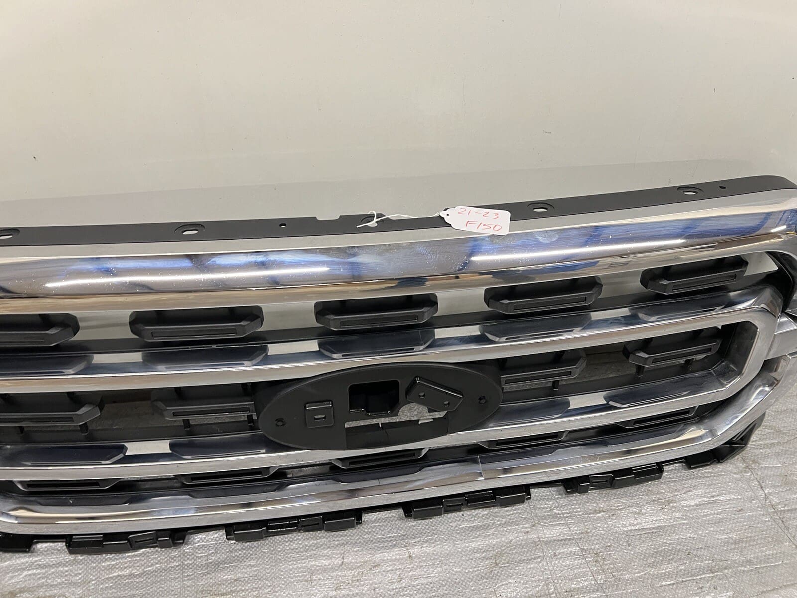 2021 2022 2023 FORD F150 CHROME FRONT OEM GRILLE GENUINE ML348200CFSMAS damaged - Image 5