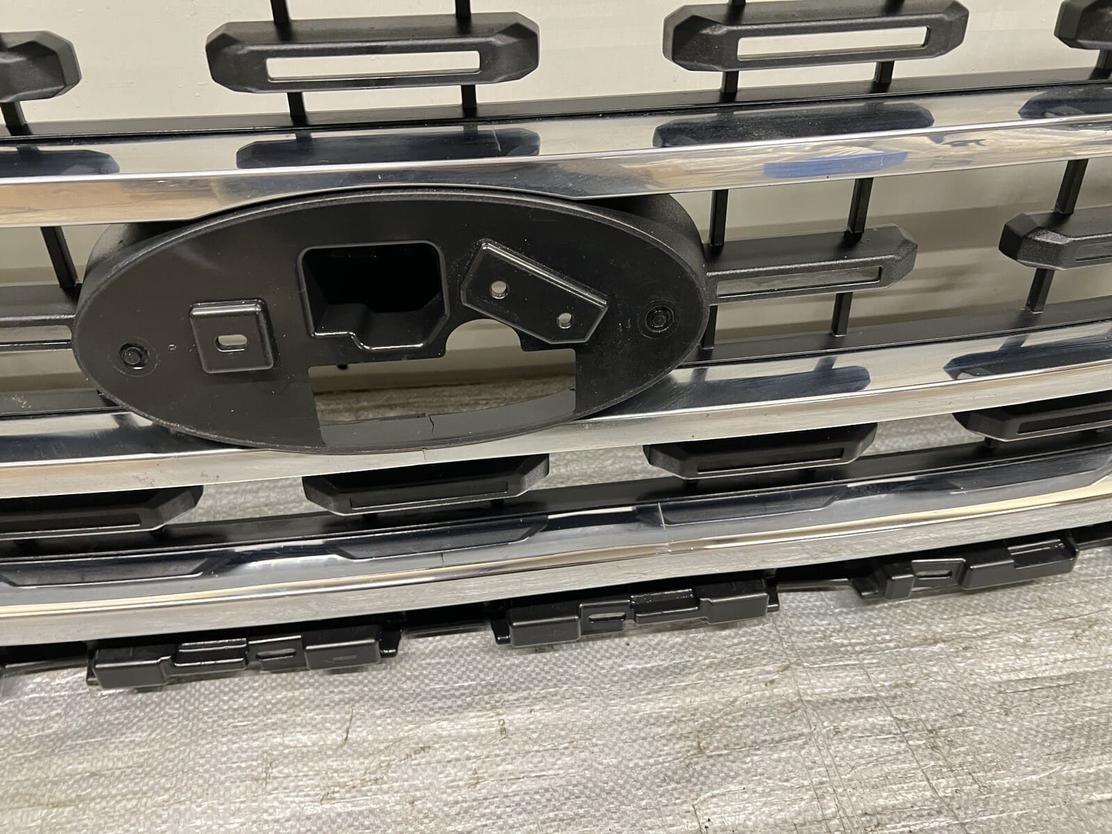 2021 2022 2023 FORD F150 CHROME FRONT OEM GRILLE GENUINE ML348200CFSMAS damaged - Image 13