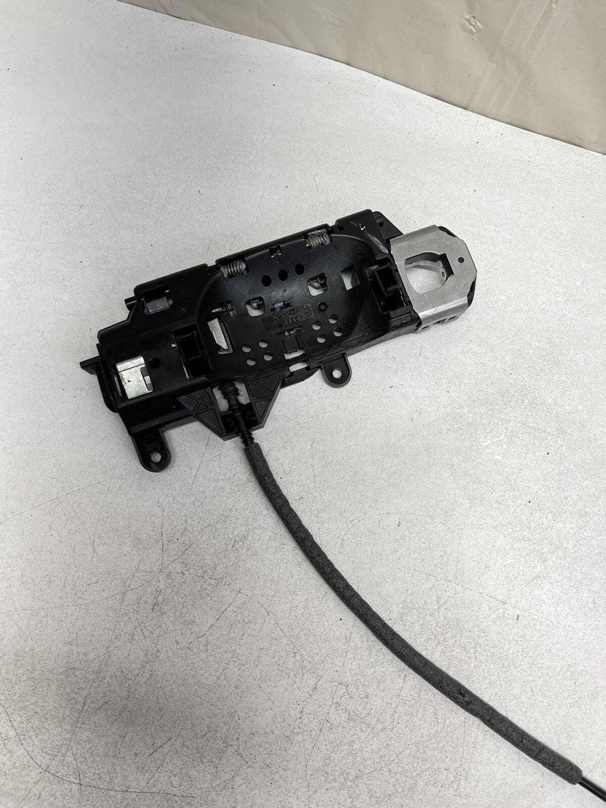 8W1837811A. 2017-2023 AUDI A4 A5 RS5 S4 S5 Front Left Door Handel Support Base