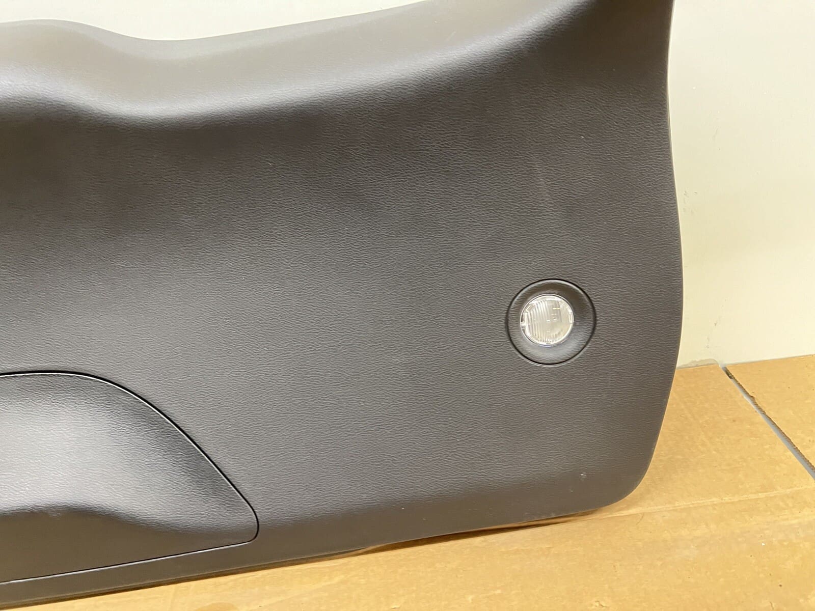 2014-2019 2020 2021 Jeep Grand Cherokee Rear Liftgate Trim Panel OEM 1xw83dx9am - Image 10