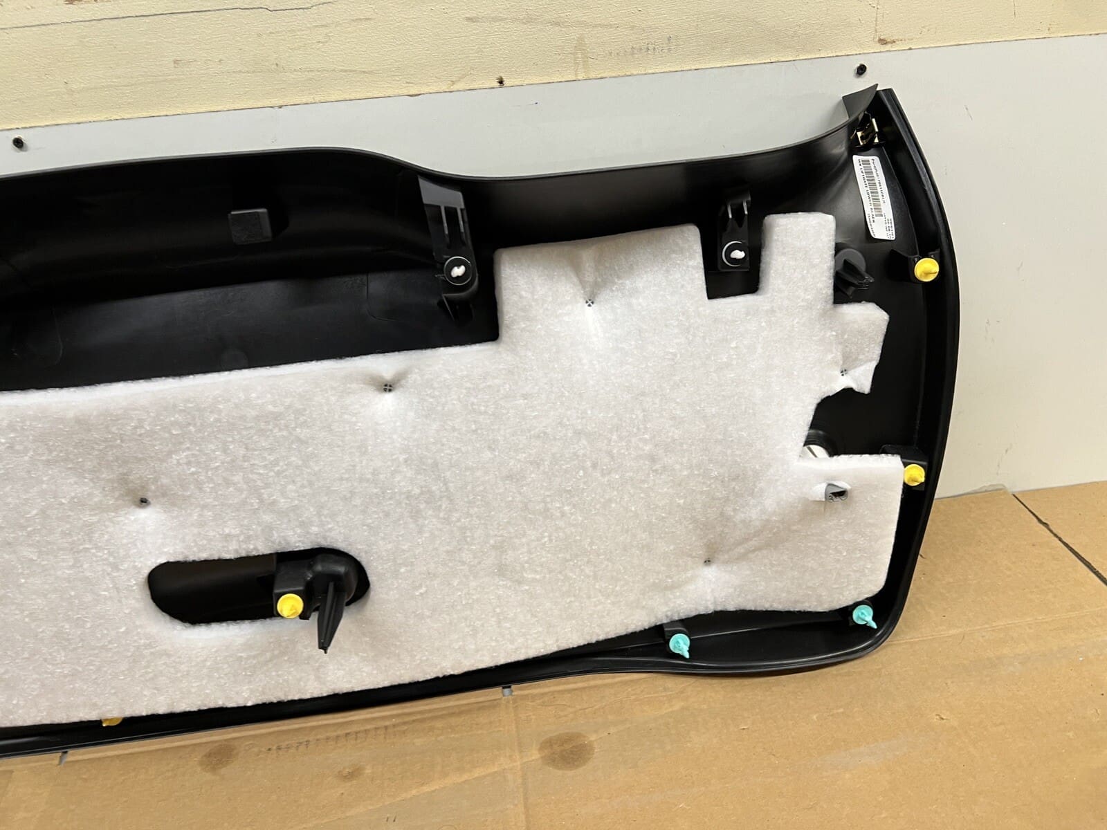 2014-2019 2020 2021 Jeep Grand Cherokee Rear Liftgate Trim Panel OEM 1xw83dx9am - Image 13