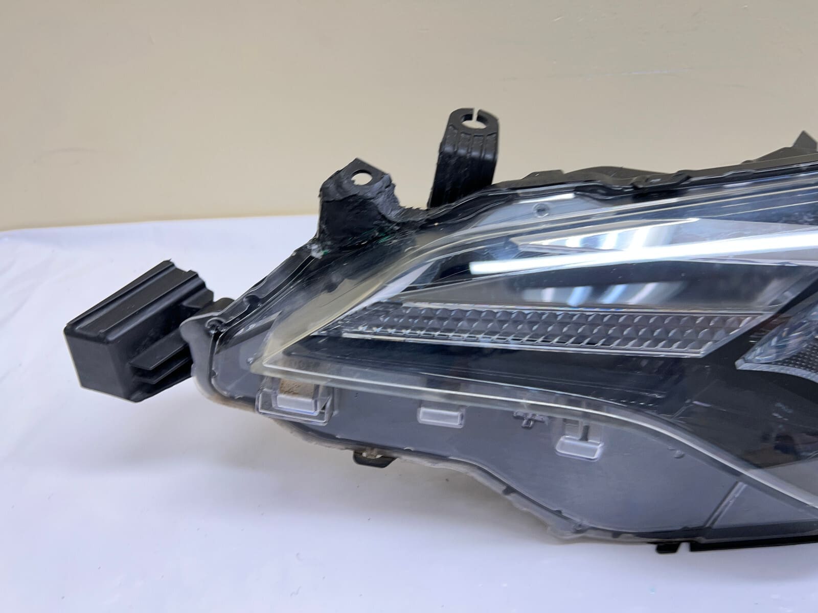 2017 2018 2019 TOYOTA COROLLA LED FRONT LEFT OEM HEADLIGHT - Image 9