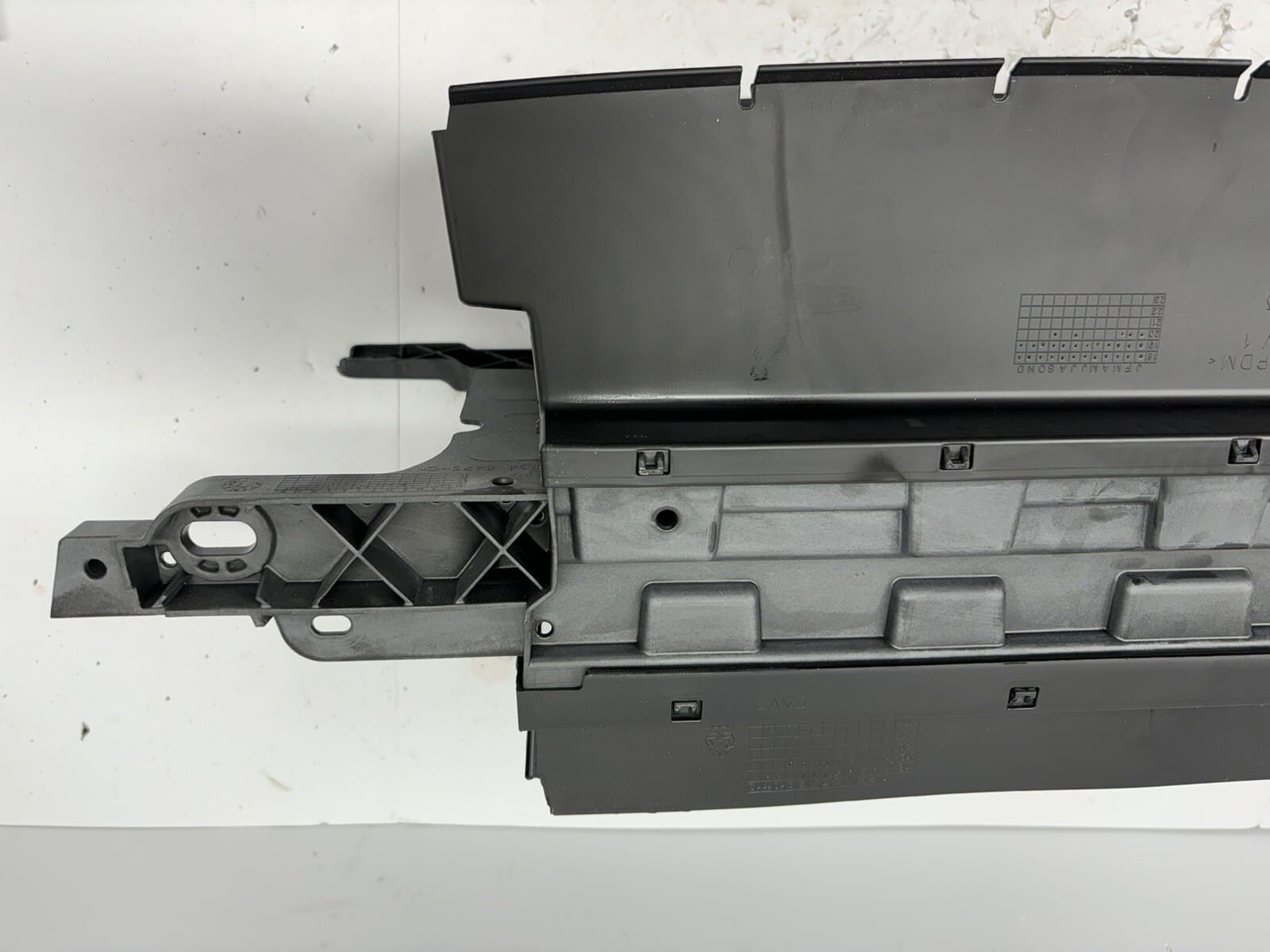 OEM 2018 2019 2020 FORD F150 Front lower Shutter Genuine jl3z8475b - Image 9
